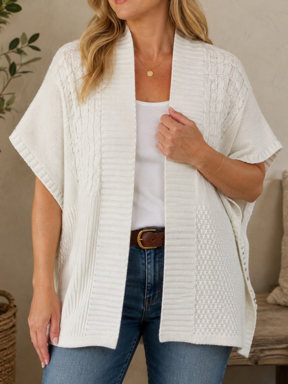 Old Navy Cream Cable Knit Open Front Poncho Cardigan Sweater Women’s Size M/L